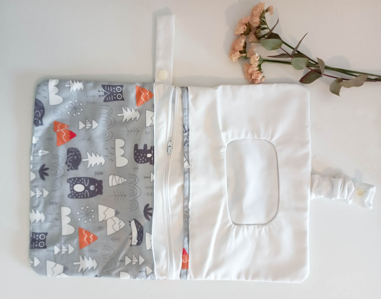 Set portasalviette e portapannolini con porta ciuccio abbinati personalizzabili con nome ricamato