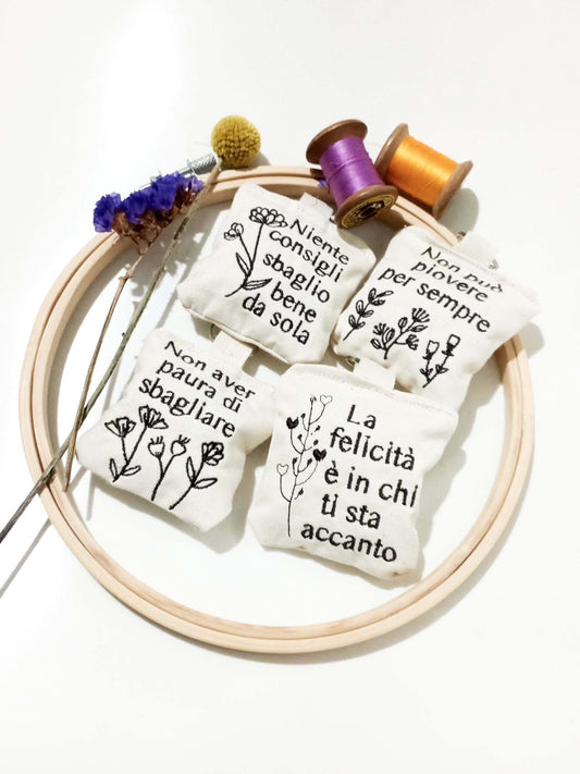 Portachiavi con frasi personalizzate